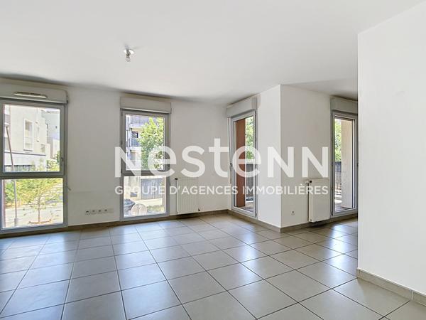 SATHONAY CAMP - APPARTEMENT T3 -  1ER ETAGE - BALCON