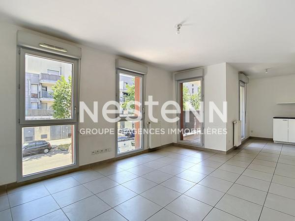 SATHONAY CAMP - APPARTEMENT T3 -  1ER ETAGE - BALCON