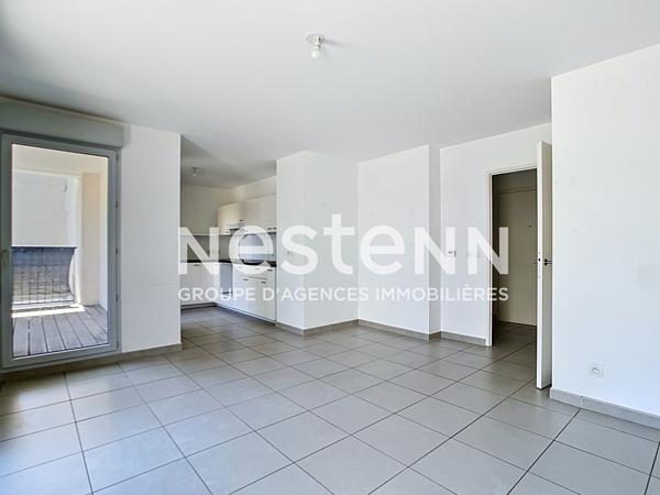 SATHONAY CAMP - APPARTEMENT T3 -  1ER ETAGE - BALCON