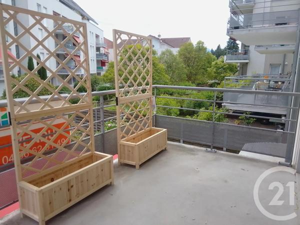 Appartement T4 à vendre  4 pièces - 100 m 2   VOIRON  - 38