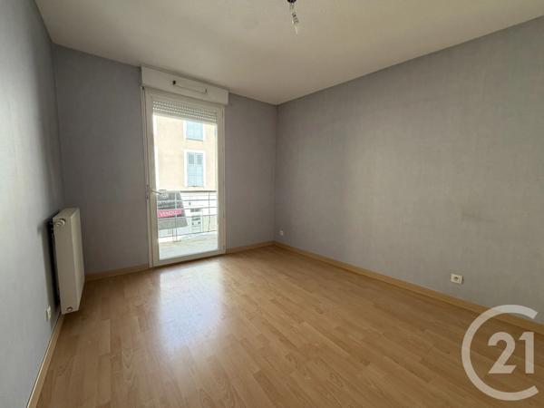Appartement T4 à vendre  4 pièces - 100 m 2   VOIRON  - 38