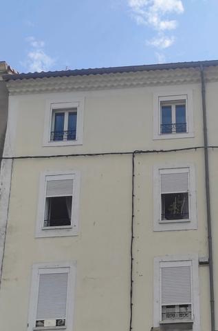 ALÈS IMMEUBLE DE RAPPORT 4 LOGEMENTS 2 LOCAUX COMMERCIAUX FORT POTENTIEL D'INVESTISSEMENT