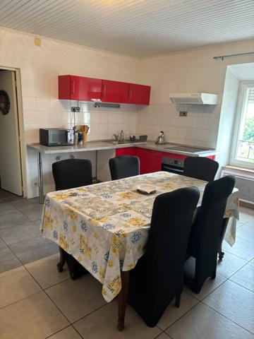 ALÈS IMMEUBLE DE RAPPORT 4 LOGEMENTS 2 LOCAUX COMMERCIAUX FORT POTENTIEL D'INVESTISSEMENT