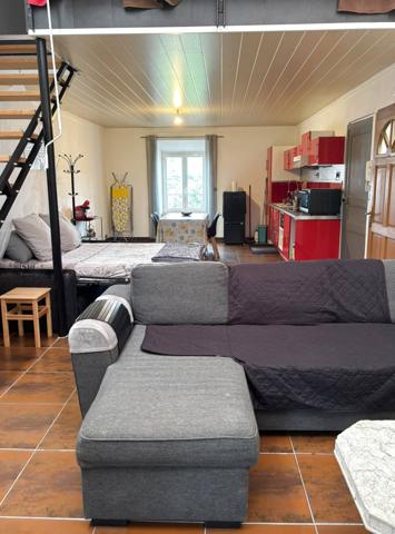 ALÈS IMMEUBLE DE RAPPORT 4 LOGEMENTS 2 LOCAUX COMMERCIAUX FORT POTENTIEL D'INVESTISSEMENT