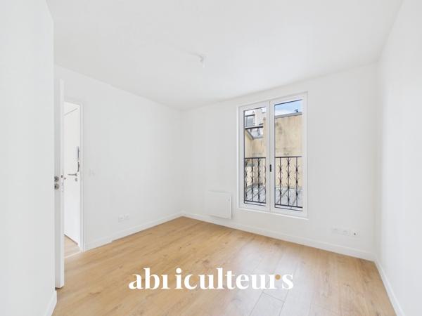 Bel appartement lumineux avec balconnet, au calme dans le 18ème arrondissement de Paris