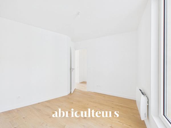 Bel appartement lumineux avec balconnet, au calme dans le 18ème arrondissement de Paris