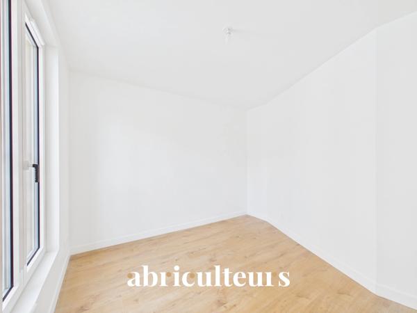 Bel appartement lumineux avec balconnet, au calme dans le 18ème arrondissement de Paris