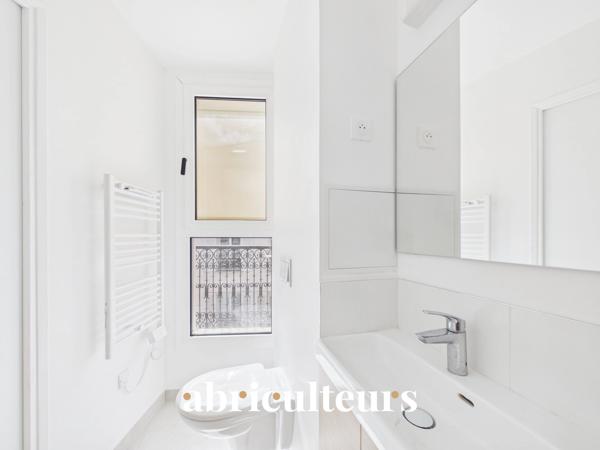 Bel appartement lumineux avec balconnet, au calme dans le 18ème arrondissement de Paris