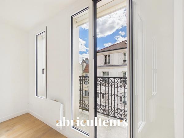Bel appartement lumineux avec balconnet, au calme dans le 18ème arrondissement de Paris