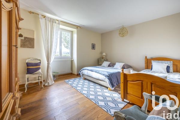 Maison 9 pièces de 366 m² à Saint-Jean-de-Marsacq (40230)