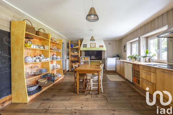 Maison 9 pièces de 366 m² à Saint-Jean-de-Marsacq (40230)