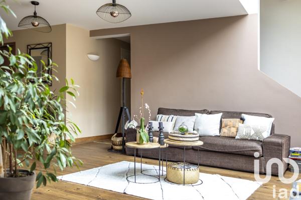 Maison 9 pièces de 366 m² à Saint-Jean-de-Marsacq (40230)