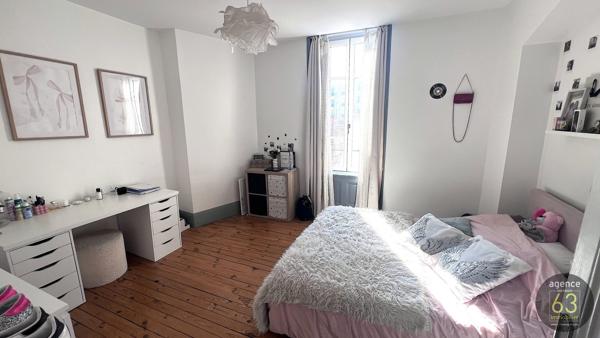 VENDU Superbe appartement T4 dans petite copropriété des années 1930, cave.