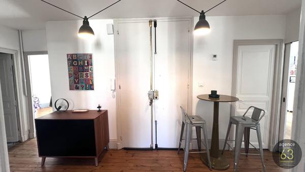 VENDU Superbe appartement T4 dans petite copropriété des années 1930, cave.
