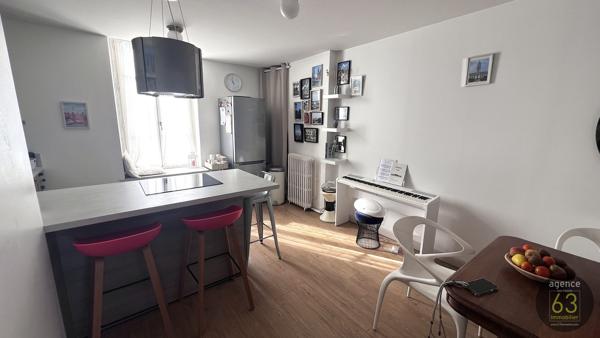 VENDU Superbe appartement T4 dans petite copropriété des années 1930, cave.