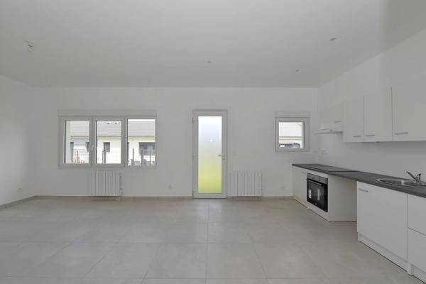 Location                                                      Maison
                        
                     2 pièces                      44 m2                     à Saint-Quentin