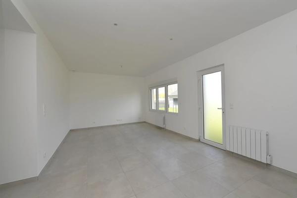 Location                                                      Maison
                        
                     2 pièces                      44 m2                     à Saint-Quentin