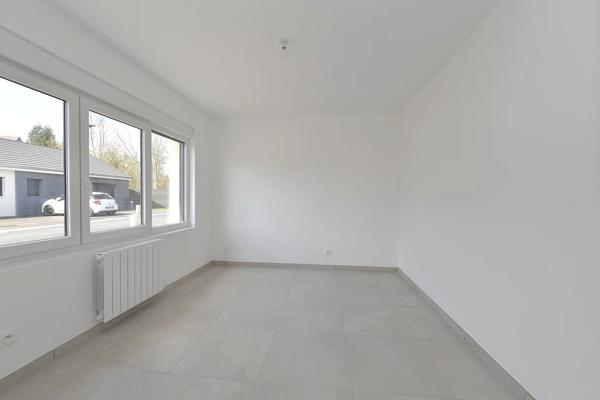 Location                                                      Maison
                        
                     2 pièces                      44 m2                     à Saint-Quentin