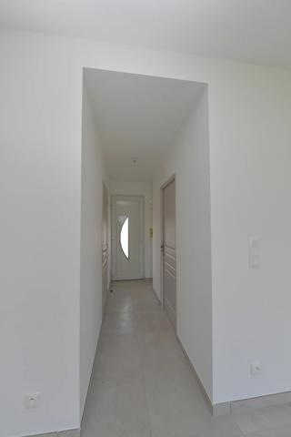 Location                                                      Maison
                        
                     2 pièces                      44 m2                     à Saint-Quentin