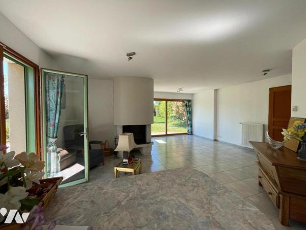 A VENDRE SAINT JOUAN DES GUERETS  Maison 5 pièces, 4 chambres avec jardin et garage  