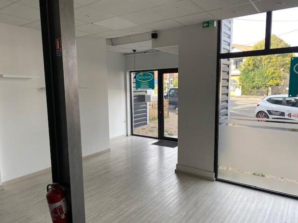 Local commercial Montauban 8 pièce(s) 160 m2