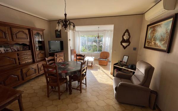 Maison à vendre    5 pièces •  Sanary-sur-Mer