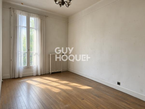 MONTREUIL – MAISON À RÉNOVER AVEC FORT POTENTIEL