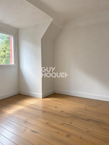 MONTREUIL – MAISON À RÉNOVER AVEC FORT POTENTIEL