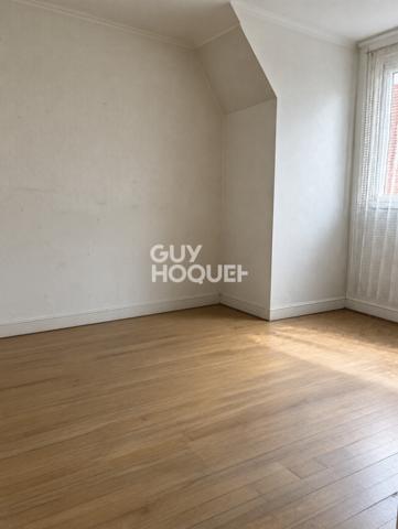 MONTREUIL – MAISON À RÉNOVER AVEC FORT POTENTIEL