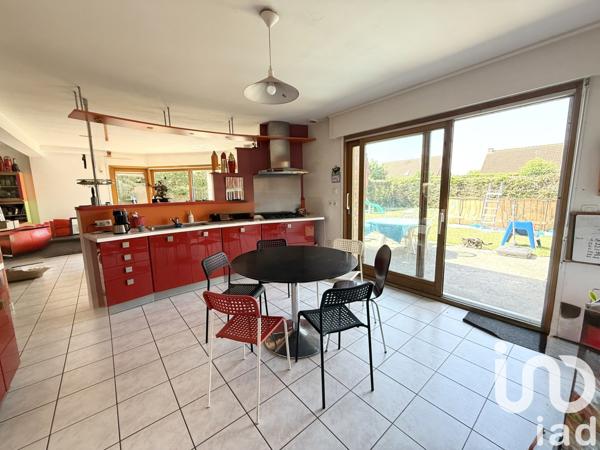 Maison 7 pièces de 144 m² à Annœullin (59112)