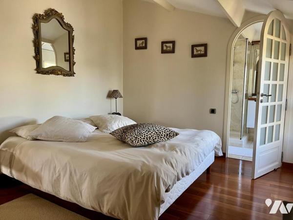 VILLA D'ARCHITECTE AVEC PISCINE