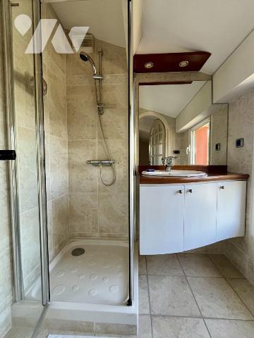 VILLA D'ARCHITECTE AVEC PISCINE