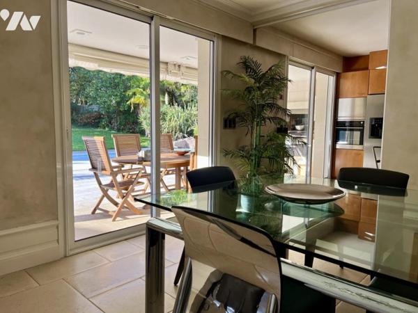 VILLA D'ARCHITECTE AVEC PISCINE