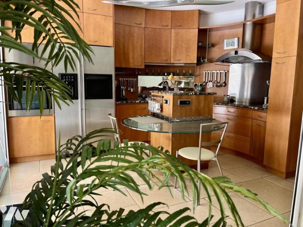 VILLA D'ARCHITECTE AVEC PISCINE