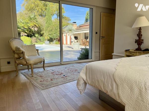 VILLA D'ARCHITECTE AVEC PISCINE