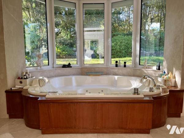 VILLA D'ARCHITECTE AVEC PISCINE