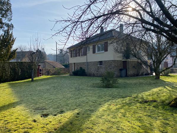 Agréable pavillon de bourg.