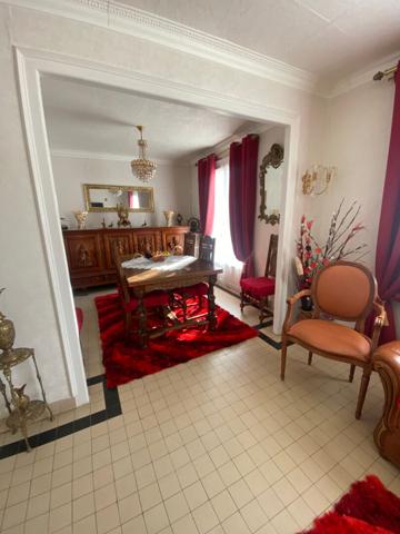 Agréable pavillon de bourg.