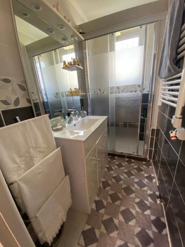 Agréable pavillon de bourg.