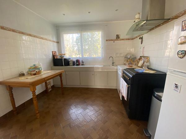 Agréable pavillon de bourg.