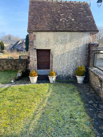 Agréable pavillon de bourg.