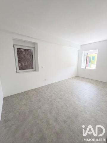 Maison à vendre 8 pièces 209 m² Le Pont-de-Beauvoisin