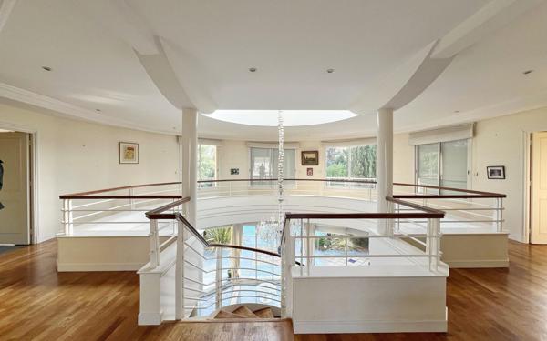 Maison à vendre    6 pièces • 330 m2 Toulouse