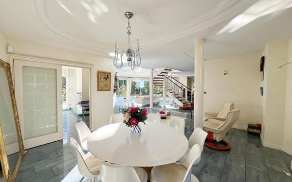 Maison à vendre    6 pièces • 330 m2 Toulouse