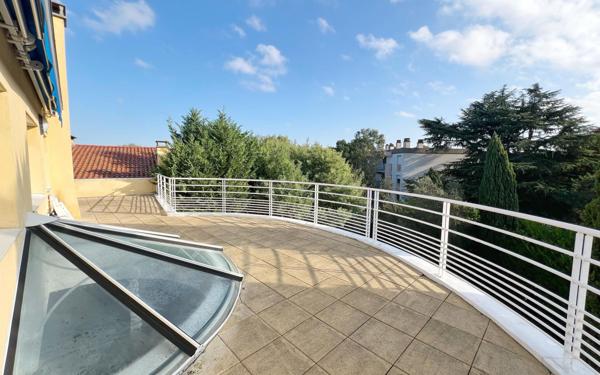 Maison à vendre    6 pièces • 330 m2 Toulouse