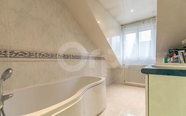 Maison à vendre    5 pièces • 155 m2 Chennevières-sur-Marne