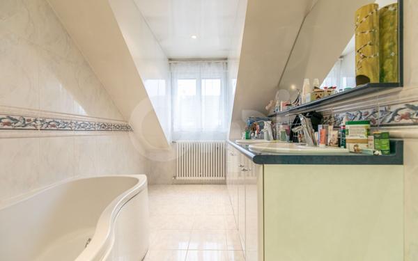 Maison à vendre    5 pièces • 155 m2 Chennevières-sur-Marne