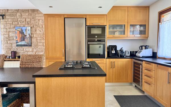 Maison à vendre    8 pièces •  Athis-Mons