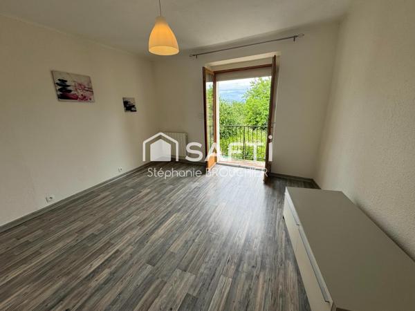Immeuble avec 3 logements et garage