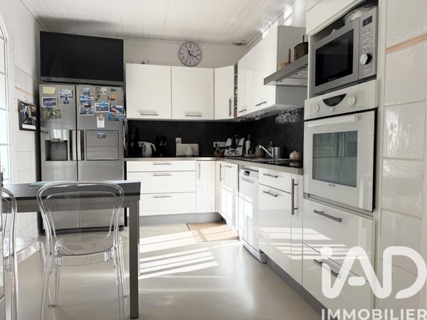 Maison à vendre 4 pièces 167 m² Lambesc